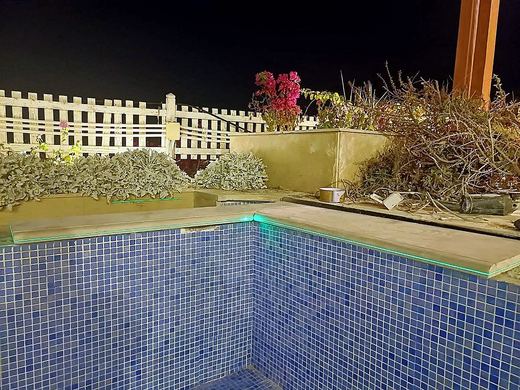 Swimming Pool — Sea-view compound